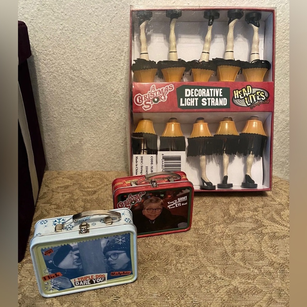 Christmas Story Leg Lamp Major Award 10 Light Set+Tins.